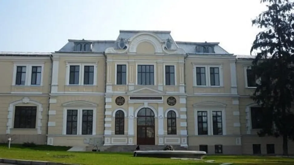 Spitalul Militar din Iaşi este în centrul unui scandal uriaş: Actualul manager și-ar fi falsificat actele de medic - ACUZAȚII fără precedent