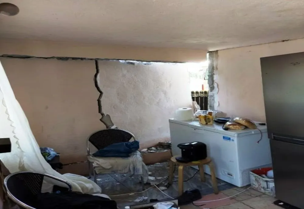  Explozie PUTERNICĂ la o casă din județul Dâmbovița! Trei persoane au ajuns la spital cu suferit arsuri grave