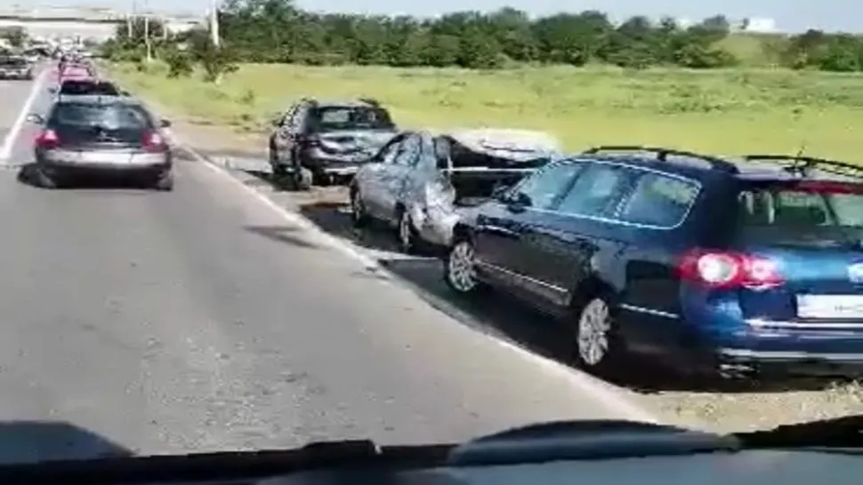 Patru mașini implicate într-un accident, la ieșirea din Ploiești spre Târgoviște