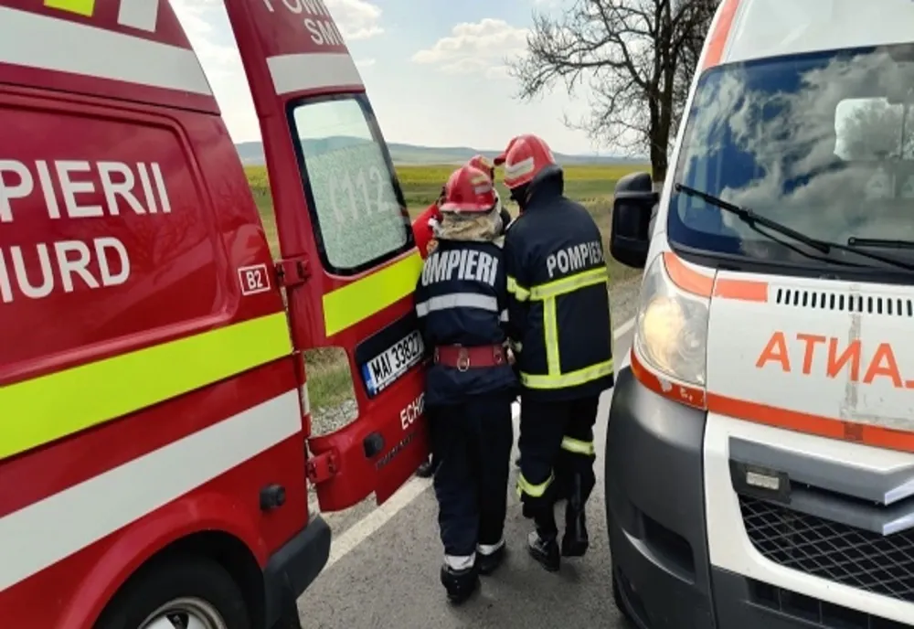 Patru persoane au fost rănite într-un accident pe DN 66 - O persoană a fost resuscitată