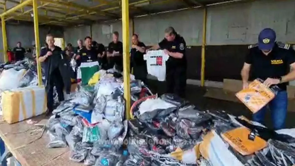 FOTO/ VIDEO  Haine contrafăcute în valoare de un milion de euro, confiscate de polițiștii de frontieră. Marfa venea din Turcia