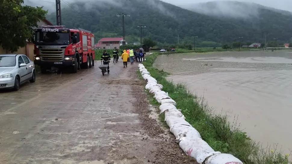 Avertizare METEO: Capitala și 19 județe sunt sub COD PORTOCALIU de vreme rea, până marți seara - HARTA
