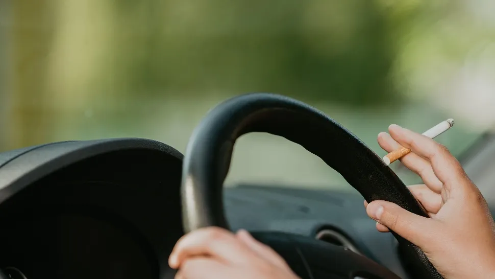 Copil de 3 ani, MORT după ce a fost uitat de mamă în mașină