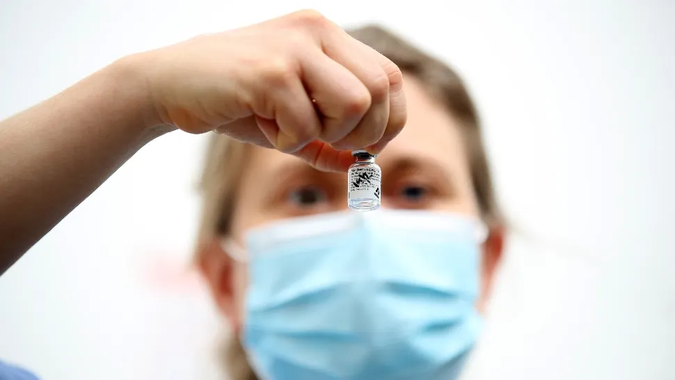 Aproape un milion de doze de vaccin Pfizer ajung în România