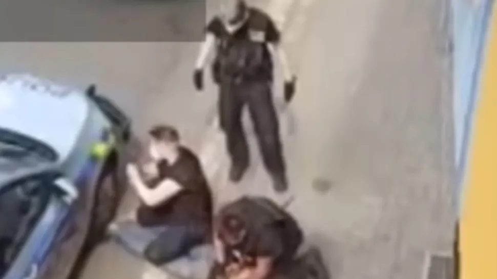 VIDEO Un tânăr rom a murit în Cehia, după ce polițiștii i-au presat gâtul ca în cazul lui George Floyd