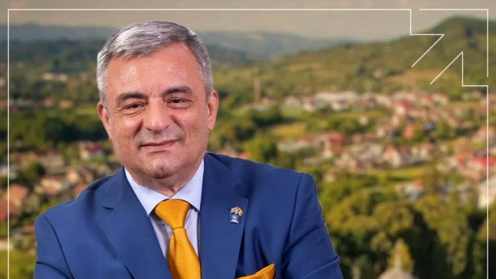 Deputatul Adrian Miuţescu, reales în funcţia de preşedinte al PNL Argeş