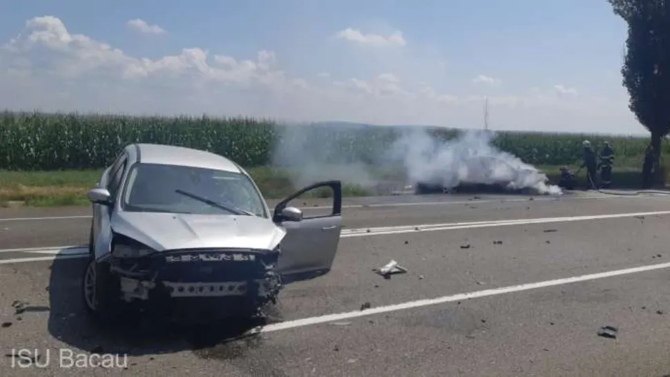 Accident grav, în județul Bacău. Impact violent - două victime, după ce mașina a luat foc