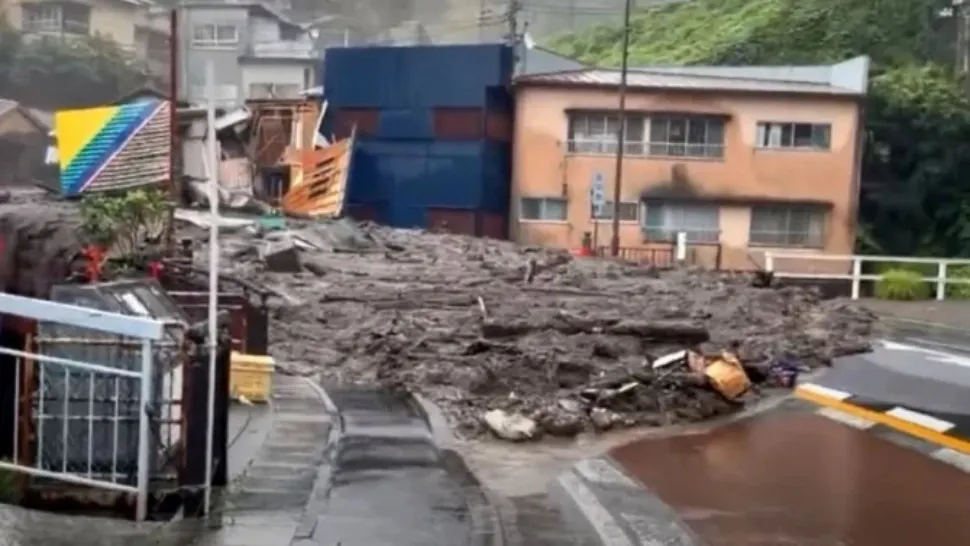 Alunecare de teren în Japonia: Cel puțin 19 oameni au fost dați dispăruți și sunt căutați de autorități