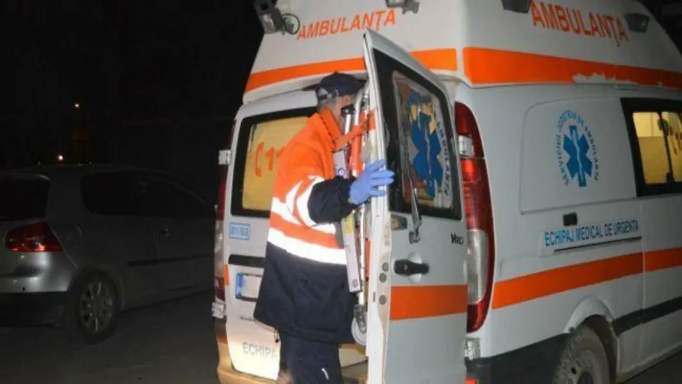 Accident cumplit, în Buzău. Motociclist de 18 ani, rănit în urma unui impact nimicitor cu un taxi