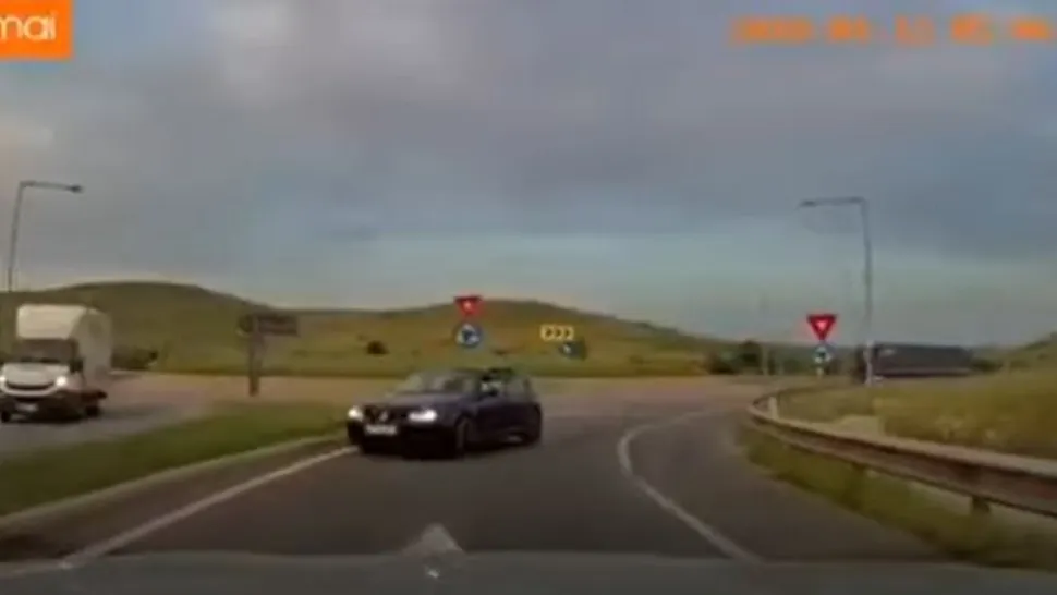 VIDEO - Mașină filmată pe contrasens, pe Autostrada Transilvania - Poliția s-a autosesizat