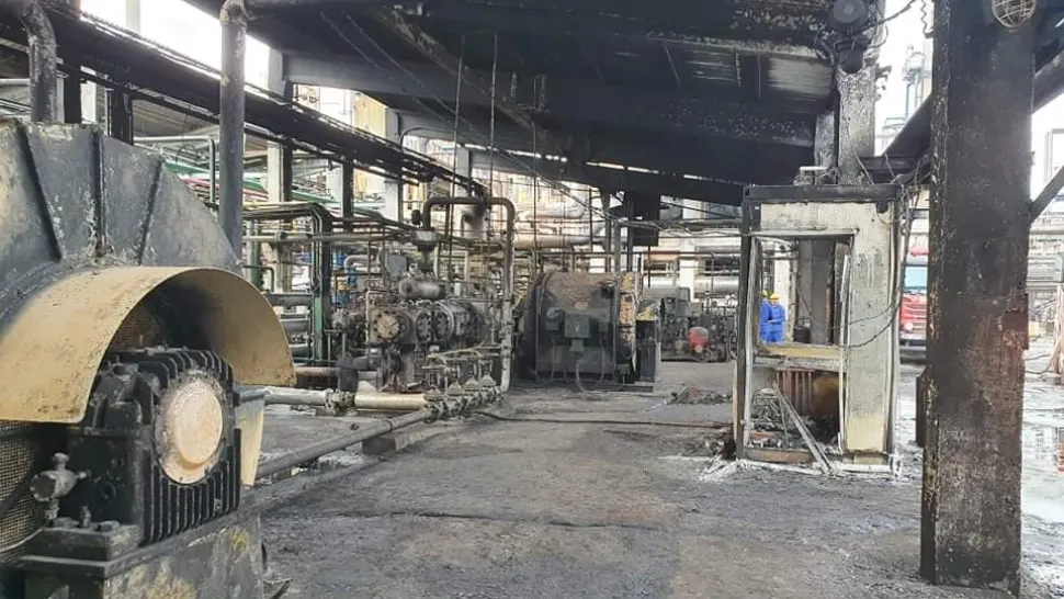 FOTO Cum arată interiorul Rafinăriei Petromidia Năvodari după explozia devastatoare de azi dimineață