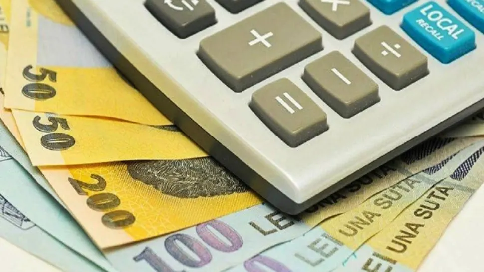 Scumpirile vin la pachet cu deprecierea leului și rate tot mai mari. Previziuni sumbre pentru următoarele luni