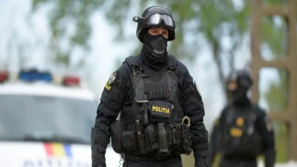 Percheziții în Prahova, Mehedinţi şi Timiş, la persoane suspectate de trafic de droguri de risc