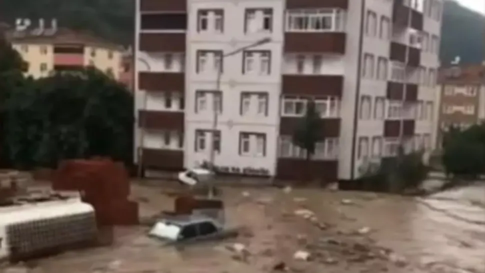 Bilanțul victimelor inundațiilor din Turcia a urcat la 70 de persoane. Câți oameni sunt dați DISPĂRUȚI