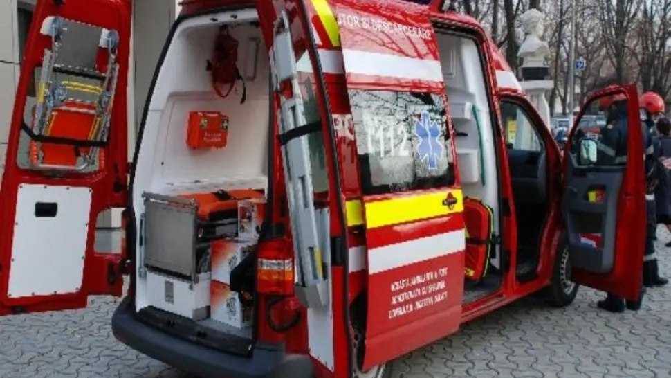 Accident grav de muncă, la o croitorie din Mizil: mâna unei femei, prinsă într-un utilaj