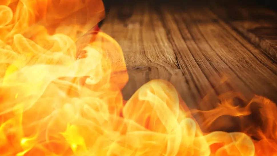 GEST EXTREM! Și-a dat foc în timp ce-și vizita mama