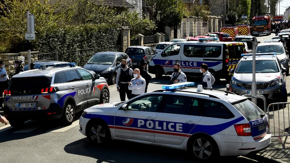 Tânăr român de 17 ani, împușcat în plină stradă, într-un orășel din Franța