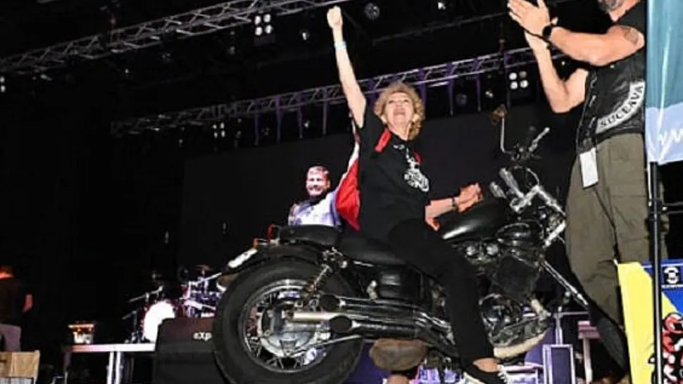 Motocicletă câștigată de viceprimărița Sucevei, la tombola organizată de... Primărie - UNDE va DONA contravaloarea de 5.000 de lei