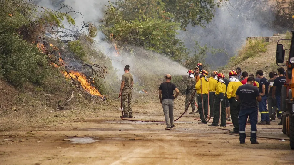 Felicitări de la premierul Cîțu pentru pompierii români care s-au luptat cu incendiile devastatoare din Grecia