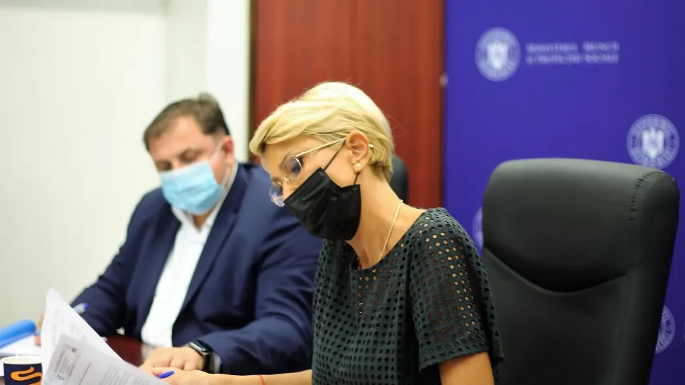 Raluca Turcan, după primele discuțiile cu sindicatele despre majorarea salariului minim. Trebuie să crească, dar trebuie să avem și resurse