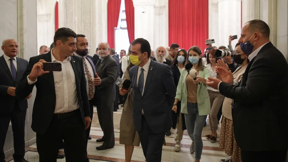 Prima reacție a lui Orban după demisiile miniștrilor USR PLUS. Decizia care a dinamitat Coaliția - unde a greșit Cîțu
