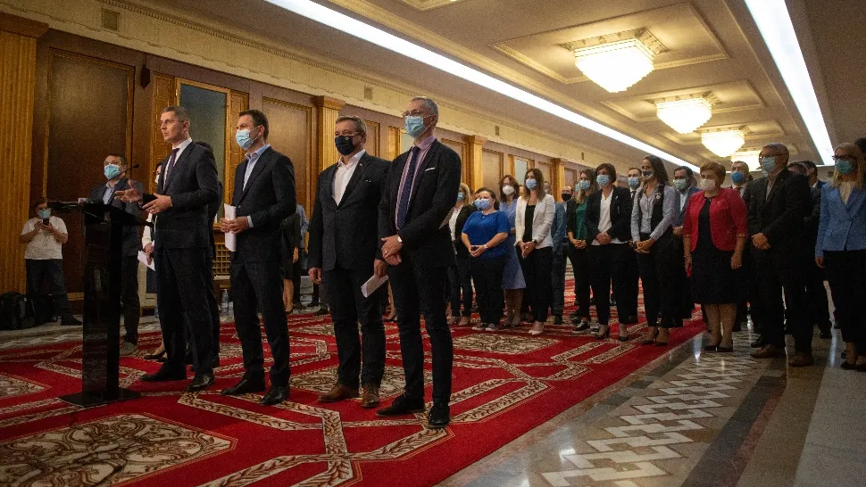 Florin Cîțu a „analizat" și a trimis la Palatul Cotroceni demisiile miniștrilor USR Plus. Cine sunt înlocuitorii 