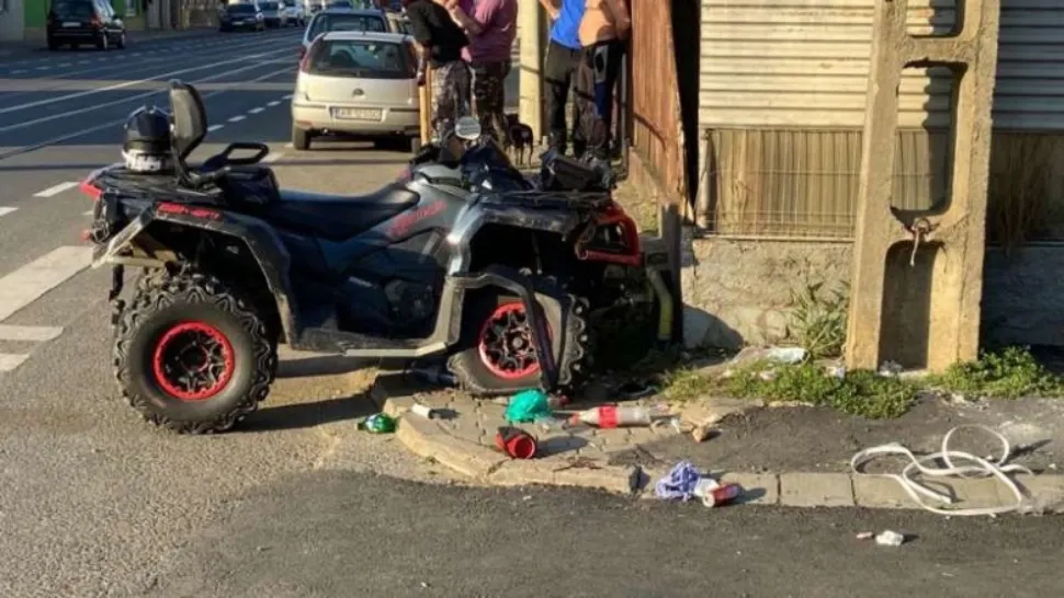 Un copil de 3 ani și mama sa, loviți de un ATV, pe trotuar - Șoferul a fugit de la locul accidentului
