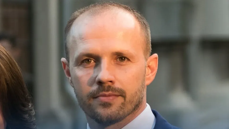 Alexandru Kocsis, după ce a îndepărtat perdelele care secretizau zona votului la Congres: „Sunt presiuni fantastice pentru a se controla votul”