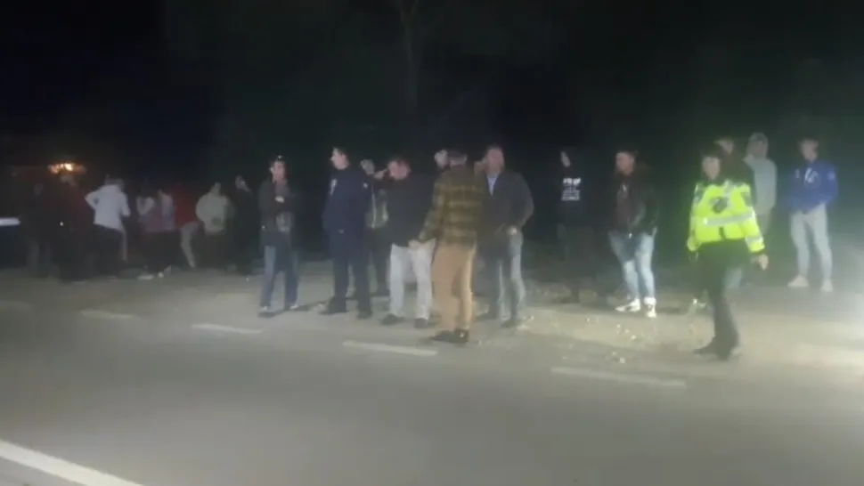 VIDEO | Revoltă în Neamț: oamenii au ieșit furioși în stardă din cauza urșilor. Ce spun autoritățile