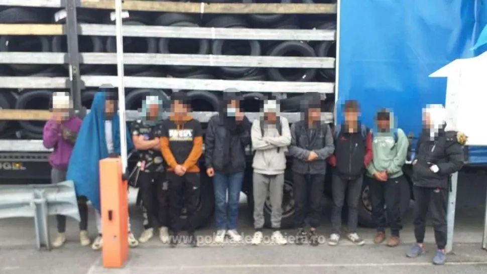 Zece afgani, prinşi ascunşi într-un TIR, la Punctul de Trecere a Frontierei Nădlac II