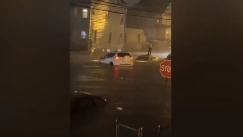 VIDEO | Inundații RECORD în SUA! Stare de urgență în New York, pentru prima dată în istorie. Imaginile DEZASTRULUI