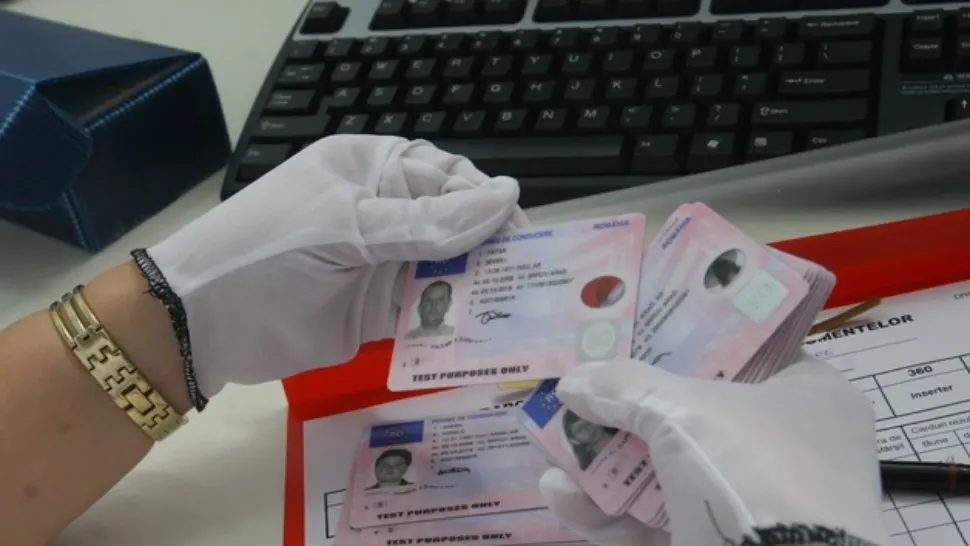 Un nou scandal cu o „fabrică” de permise. Sumele fabuloase cu care erau „cumpărate” carnete de șofer sau permise de vânătoare 