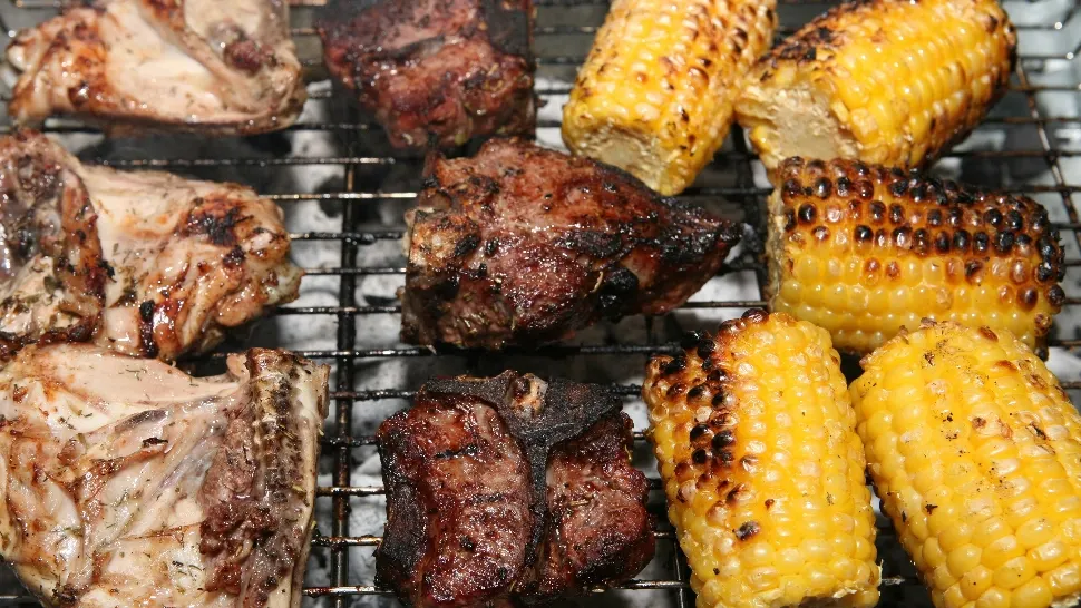 Ce se întâmplă în corpul tău dacă mănânci carne ARSĂ la grătar