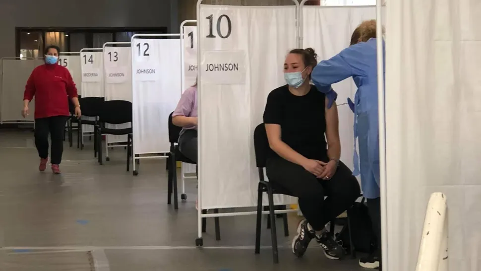 FOTO Peste 10.000 de persoane s-au vaccinat anti-COVID în Capitală, 33,3% dintre ei în cadrul "Maratonului pentru viață"