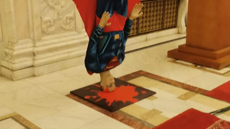 SuperCîțu s-a prăbușit în Parlament - aterizare forțată, în cap! - FOTO