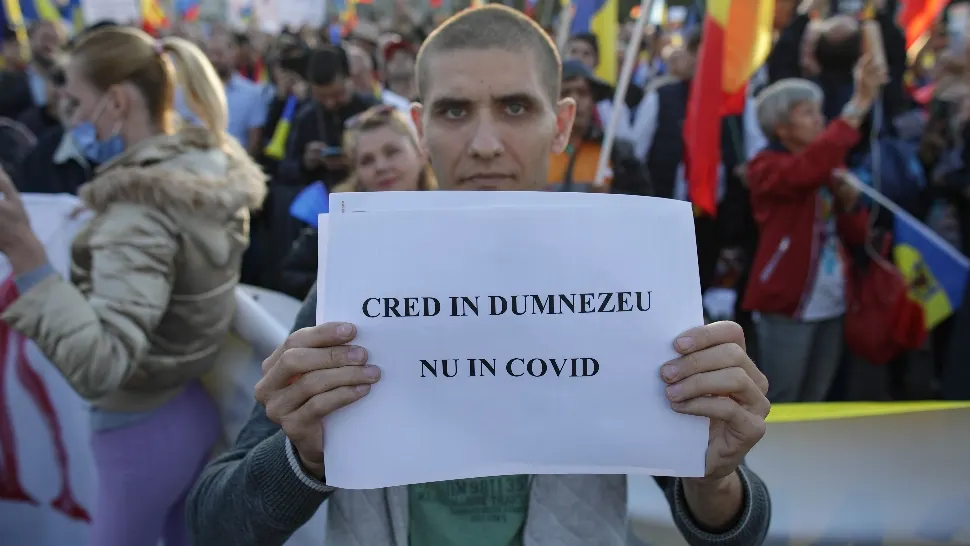 PROTEST împotriva certificatului verde: Românii nemulțumiți de restricții ies mâine în stradă