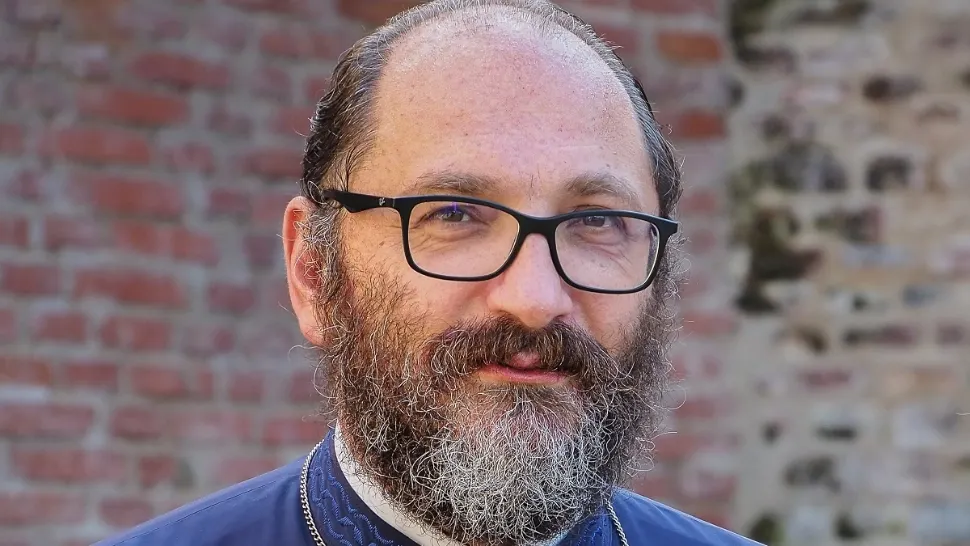 Preotul Constantin Necula, în prima linie împotriva COVID-19 - A fost numit consultant în CJSU Sibiu - Mărturie emoționantă