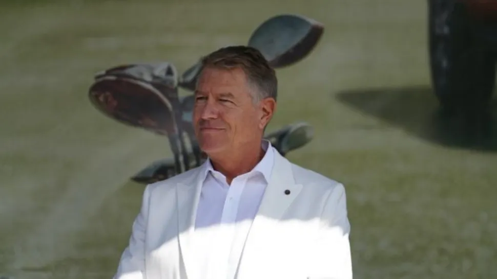 CULISELE STATULUI PARALEL. Klaus Iohannis și prietenul lui de la golf