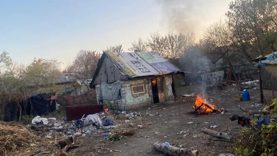 Poluare aeriană intensă la periferia Bucureștiului, joi seară. Comisarii Gărzii de Mediu, goniți de la Sintești de cei care ard deșeuri