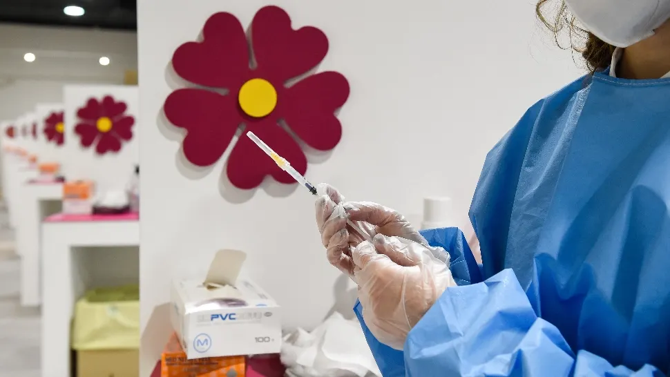 Vaccinul anti Covid va deveni OBLIGATORIU pentru toți elevii din California! Decizia - fără precedent