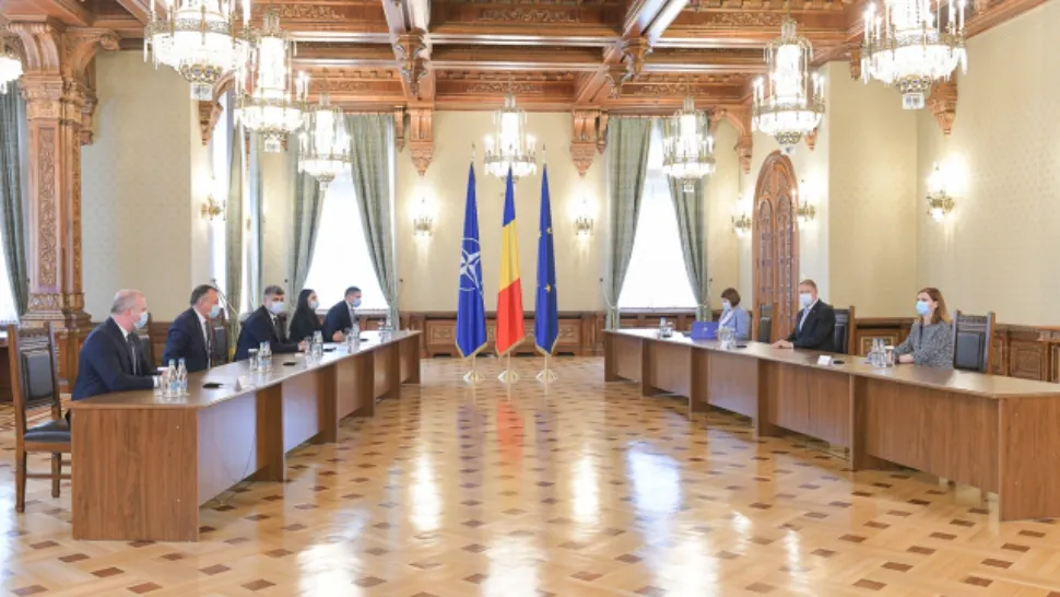 Luni, nouă rundă de consultări la Cotroceni | Noul guvern PNL-PSD-UDMR va avea 21 de ministere - Cine va fi noul PREMIER