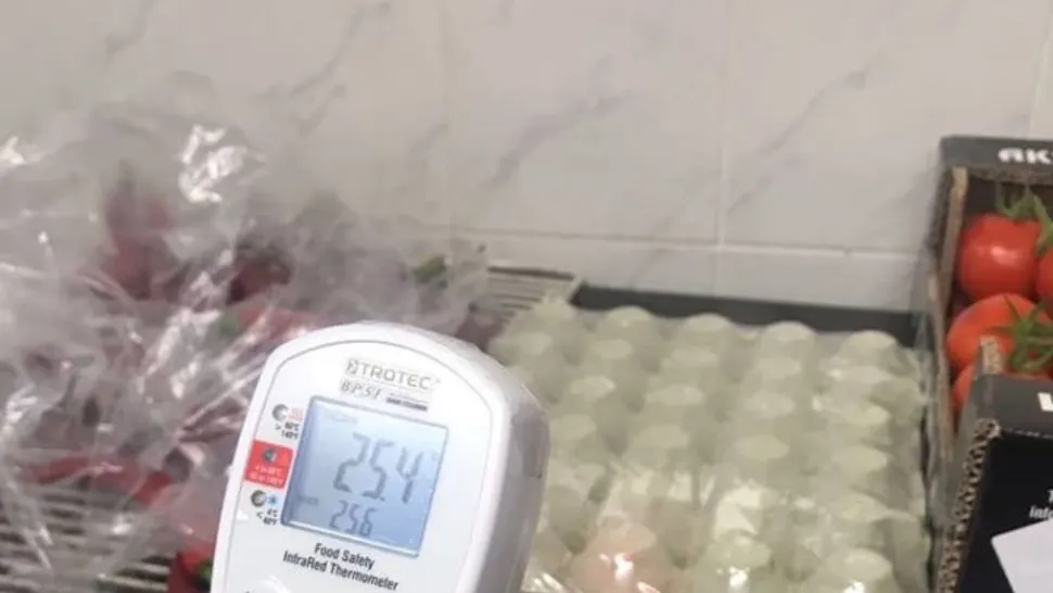 Noi controale ANPC în piețele alimentare: Inspectorii au găsit GÂNDACI, gunoaie și vitrine deteriorate