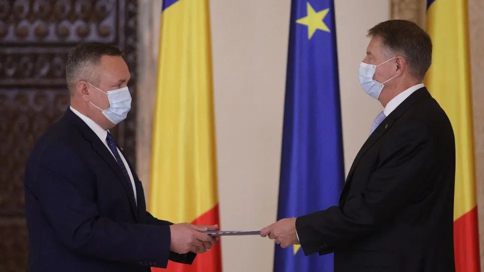 Guvernul Ciucă a depus JURĂMÂNTUL | Klaus Iohannis: „Vă felicit. Criza politică s-a terminat, dar celelalte crize NU”