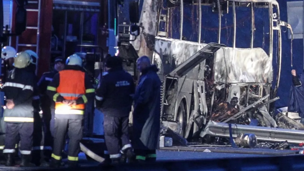 FOTO | EROAREA care a provocat accidentul rutier din Bulgaria. Ce spun anchetatorii despre tragedia care s-a soldat cu peste 40 de morți 