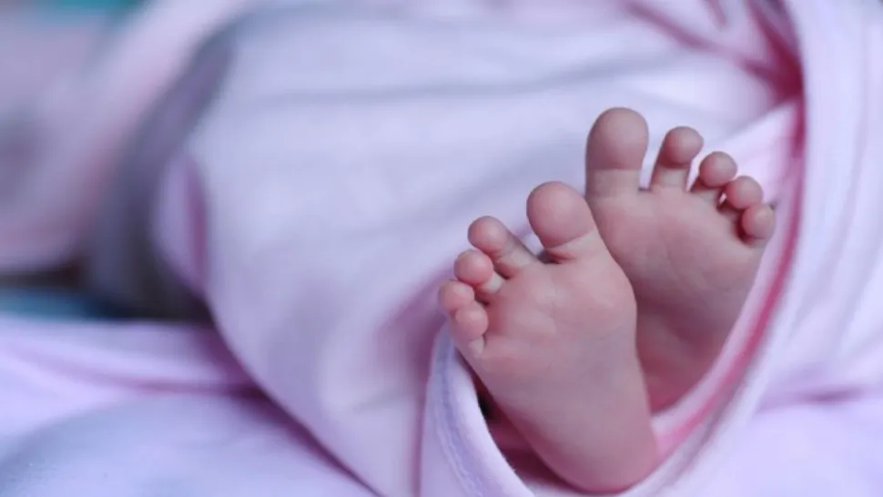 RECORD de mame minore în județul Mureș: 931 de copii cu copii în 2021 - Semnal de alarmă tras de Organizația „Salvați Copiii”
