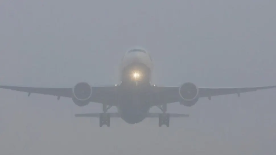 Ceața a dat peste cap traficul avioanelor de pe aeroportul din Iași. Curse anulate și devieri spre alte orașe