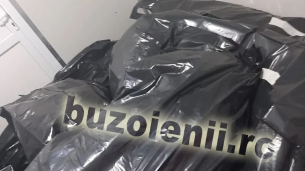 FOTO Imagini terifiante la morga unui spital din Buzău, nu mai este loc pentru depozitarea bolnavilor răpuși de COVID 