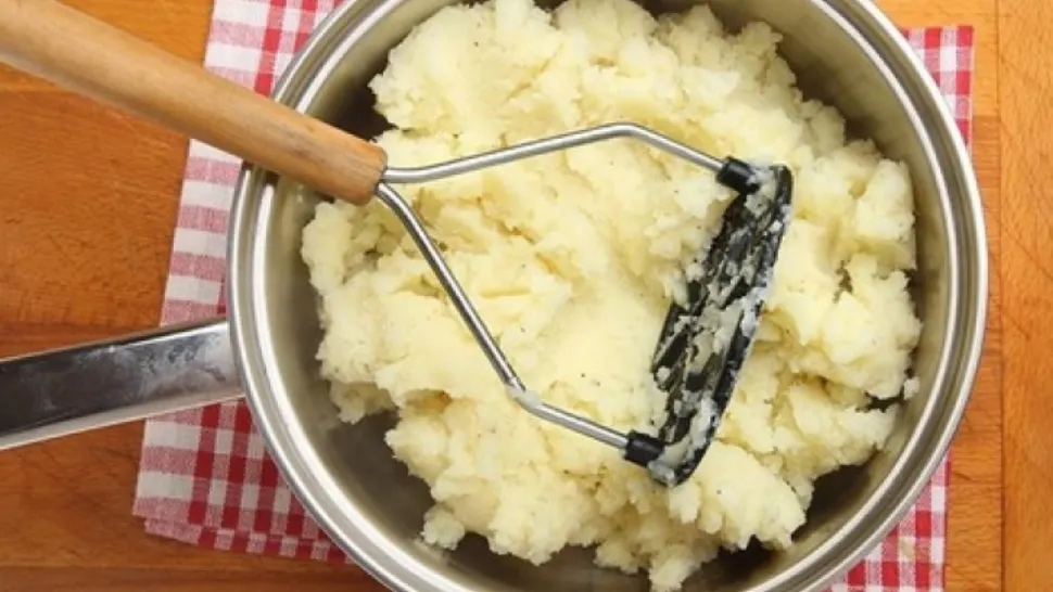 8 paşi simpli pentru un piure de cartofi perfect. Puţine gospodine ştiu acest secret