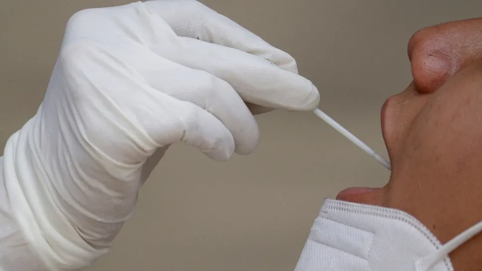 Nevaccinații ar putea fi testați gratuit 45 sau 60 de zile