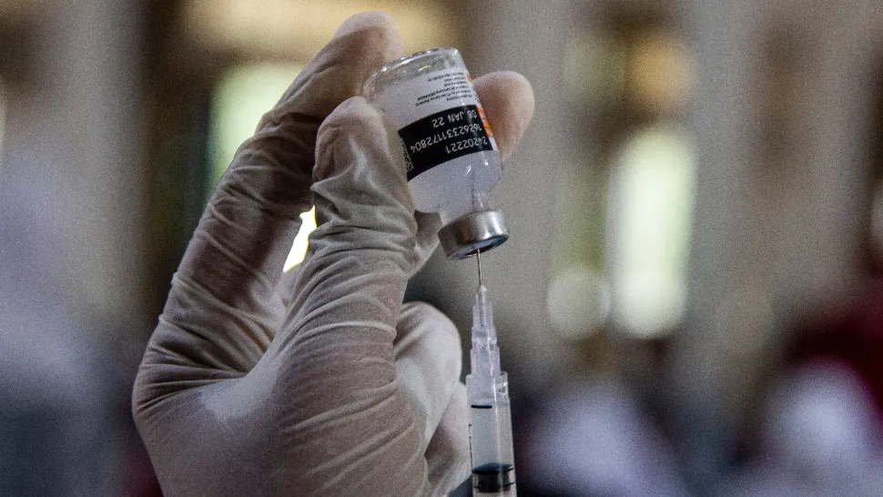 AUR îi cere Laurei Codruța Kovesi să înceapă investigarea modului în care Comisia Europeană a făcut achizițiile de vaccinuri anti COVID-19